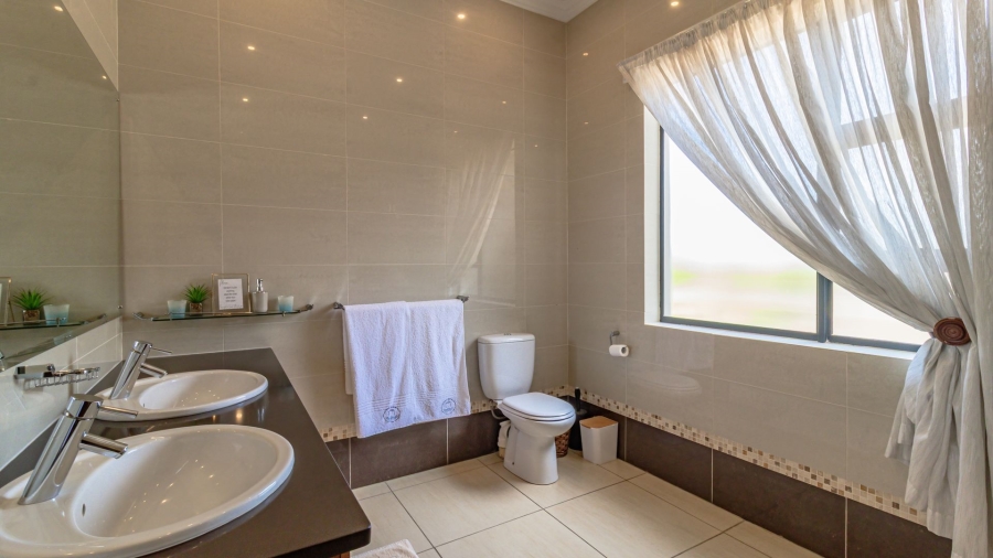 7 Bedroom Property for Sale in Oranjeville Free State